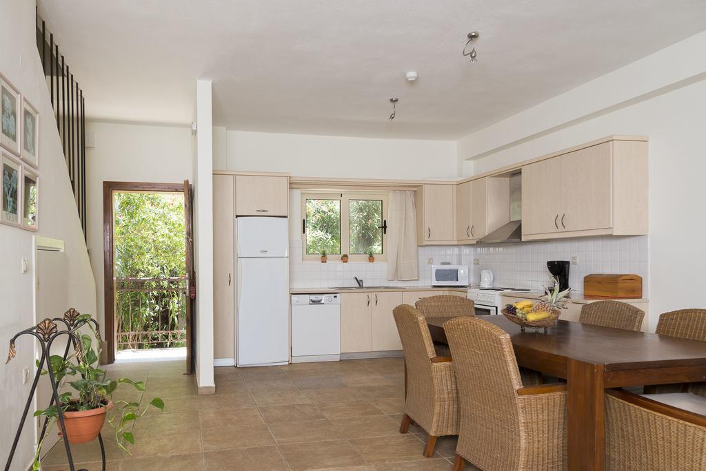Istron Maisonettes With Private Pool Екстериор снимка